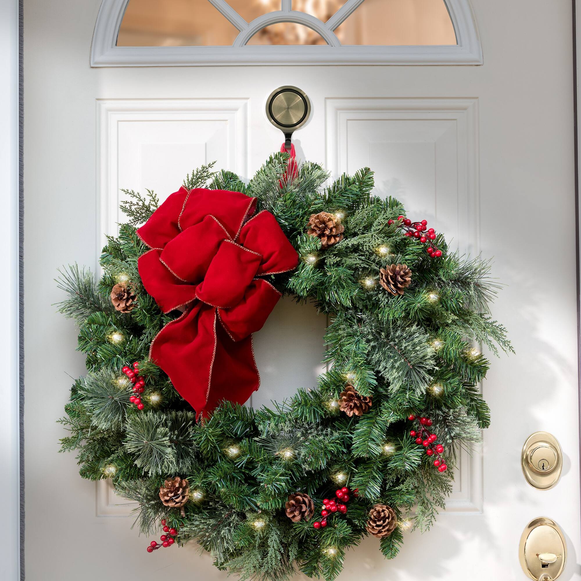 Haute Decor Attract® Pinch-Free Magnetic Wreath Hangers